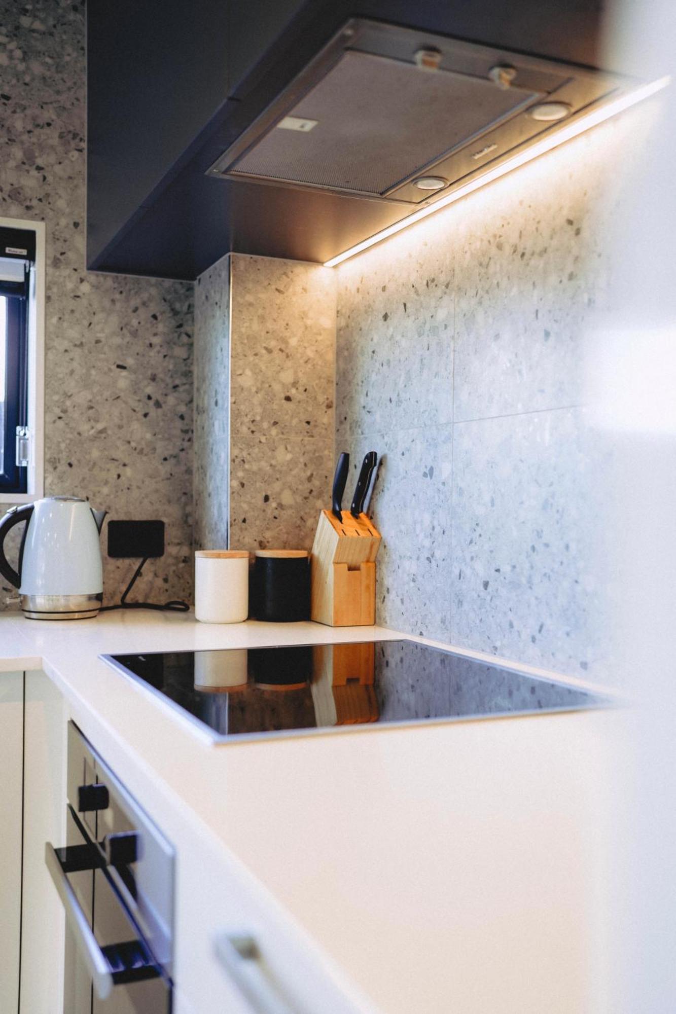 כרייסטצ'רץ' Cbd Contemporary Comfort Townhouse 2 Bed 2Bath מראה חיצוני תמונה
