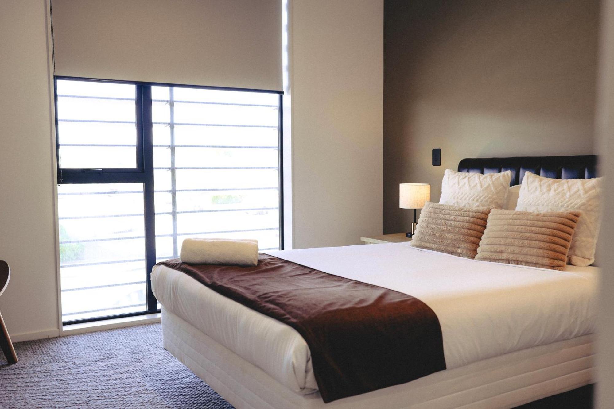 כרייסטצ'רץ' Cbd Contemporary Comfort Townhouse 2 Bed 2Bath מראה חיצוני תמונה